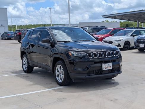 Used 2025 Jeep Compass Sport AWD/4WD image 7