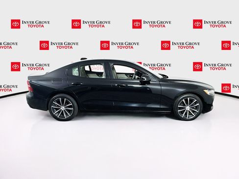 Used 2021 Volvo S60 T5 Momentum AWD/4WD image 4