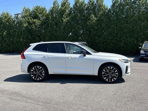 New 2026 Volvo XC60 B5 Ultra w/ Protection Package Premier AWD/4WD image 2