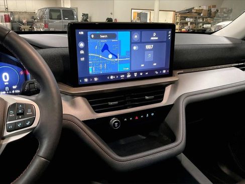 Certified 2025 Ford Explorer Active w/ Active Comfort Package image 6