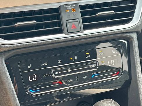 New 2025 Volkswagen Taos SE image 28