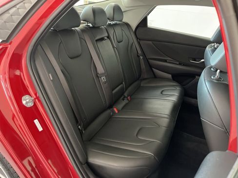 Used 2025 Hyundai Elantra Limited image 20