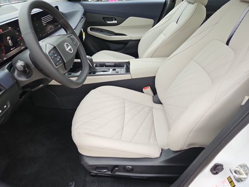 New 2026 Nissan Sentra SL w/ Floor Mat Package FWD image 8