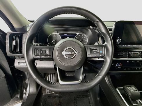 Used 2025 Nissan Pathfinder SV AWD/4WD image 11