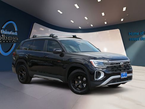 New 2026 Volkswagen Atlas Peak Edition AWD/4WD image 2