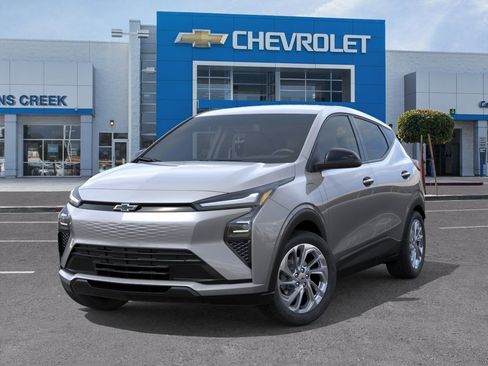 New 2027 Chevrolet Bolt LT w/ Comfort Package FWD image 7