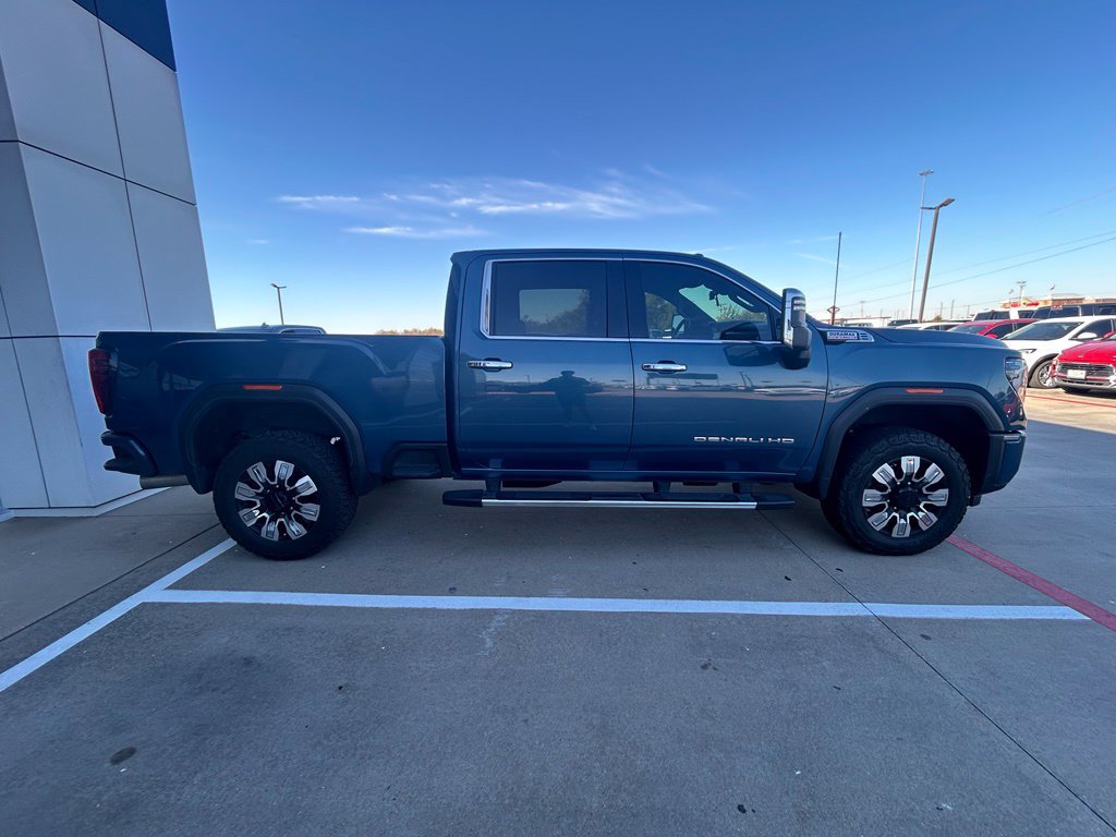 Used 2025 GMC Sierra 2500 Denali w/ Denali Reserve Package AWD/4WD image 4