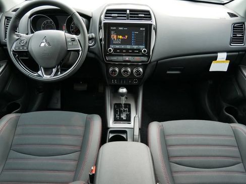Used 2025 Mitsubishi Outlander Sport SE AWD/4WD image 13