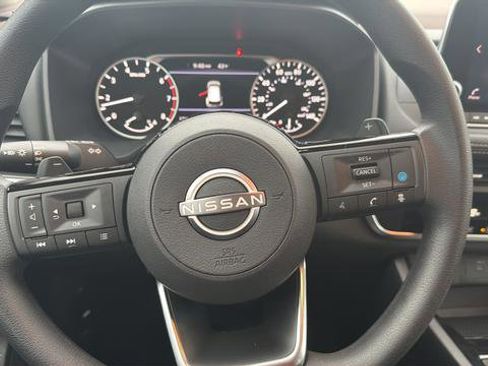 Used 2023 Nissan Rogue SV AWD/4WD image 37