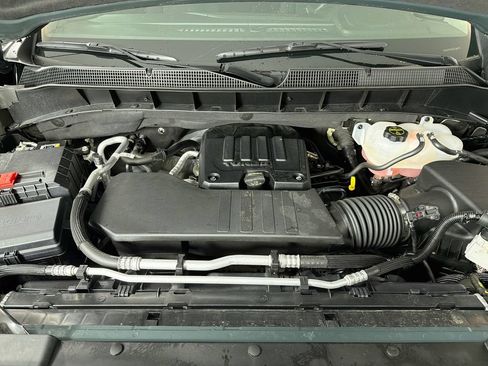 Used 2025 Chevrolet Silverado 1500 LT AWD/4WD image 30