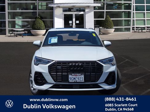 Used 2023 Audi Q3 2.0T Premium w/ Black Optic Sport Package AWD/4WD image 2