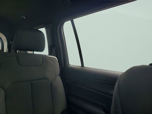 New 2025 Jeep Grand Cherokee L Laredo image 14