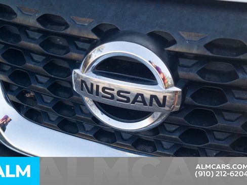 Used 2019 Nissan Kicks S image 11