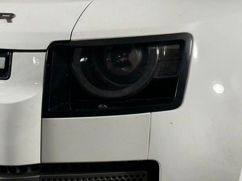 Certified 2025 Land Rover Defender 110 V8 AWD/4WD image 12