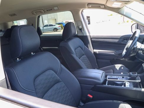 Used 2024 Nissan Pathfinder SV FWD image 21