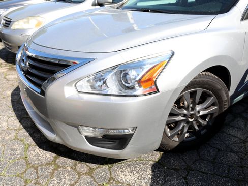 Used 2015 Nissan Altima 2.5 S w/ Special Edition Package image 2