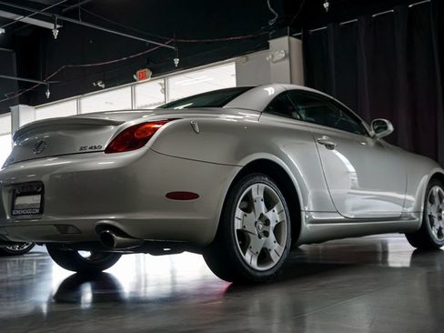 Used 2004 Lexus SC 430 Convertible RWD image 21