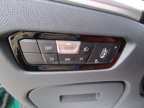 Used 2025 BMW M3 w/ M Carbon Exterior Package RWD image 43