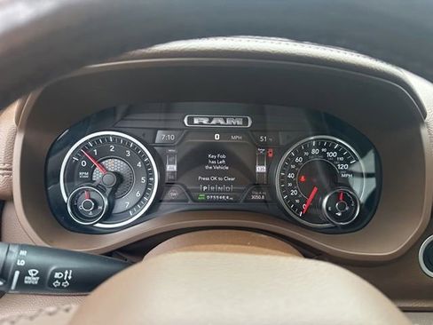 Used 2019 RAM 1500 Laramie AWD/4WD image 15