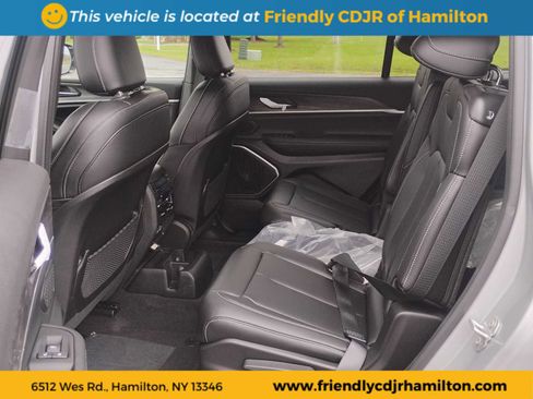 New 2025 Jeep Grand Cherokee L Limited w/ Black Appearance Package image 12