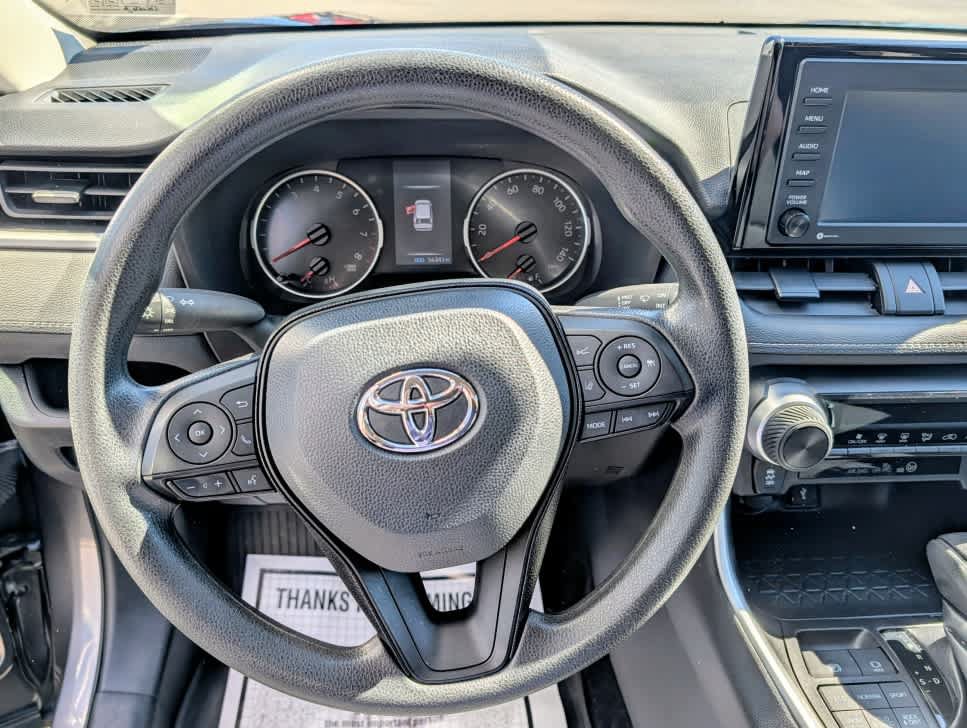 Used 2021 Toyota RAV4 LE AWD/4WD image 10