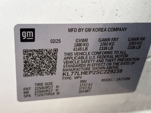 Used 2025 Chevrolet Trax LT FWD image 27