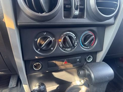 Used 2008 Jeep Wrangler Unlimited X AWD/4WD image 21