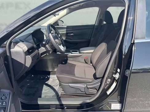 Used 2025 Nissan Sentra SV FWD image 5