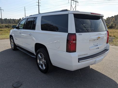 Used 2020 Chevrolet Suburban Premier image 6