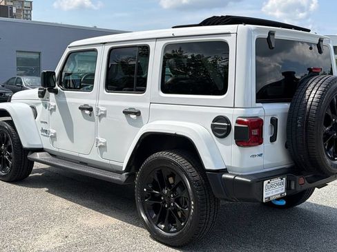 Used 2022 Jeep Wrangler Unlimited Sahara w/ Safety Group AWD/4WD image 3
