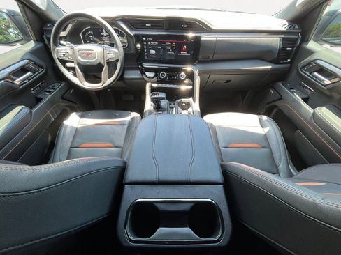 Used 2024 GMC Sierra 1500 AT4 w/ Technology Package AWD/4WD image 3