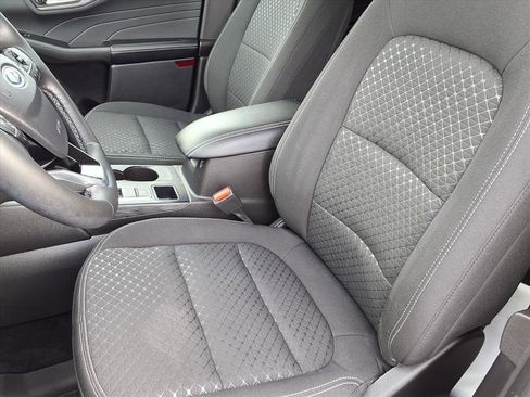 Certified 2023 Ford Escape Active w/ Tech Pack #2 image 3