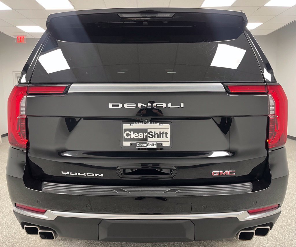 Used 2025 GMC Yukon Denali w/ LPO, Floor Liner Package AWD/4WD image 9