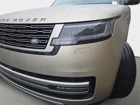 New 2025 Land Rover Range Rover SE image 34