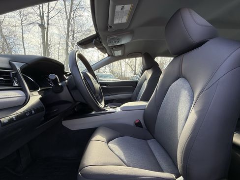 Used 2019 Toyota Camry LE image 26