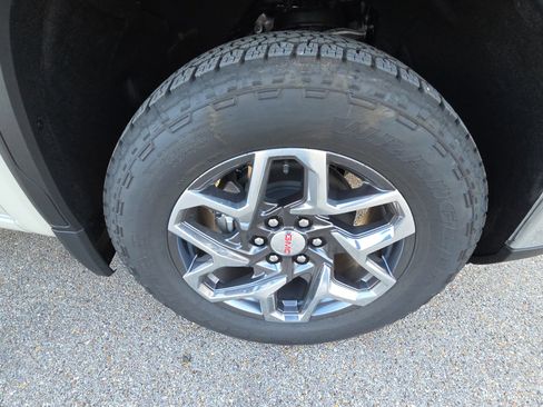 New 2026 GMC Sierra 1500 SLE w/ X31 Off-Road Package image 11