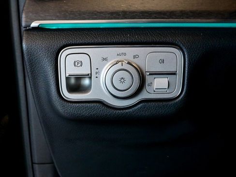 Used 2022 Mercedes-Benz GLE 350 4MATIC w/ Premium Package image 46