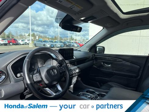 Used 2023 Honda Pilot Elite image 2