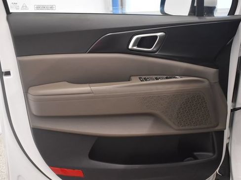 Used 2026 Kia Carnival FWD image 20