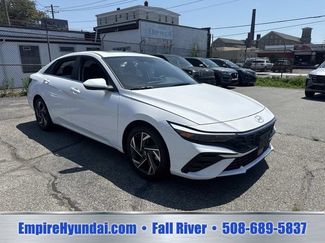 Used 2024 Hyundai Elantra SEL w/ Convenience Package FWD video 2