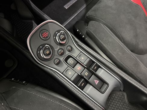 Used 2017 McLaren 570S RWD image 19