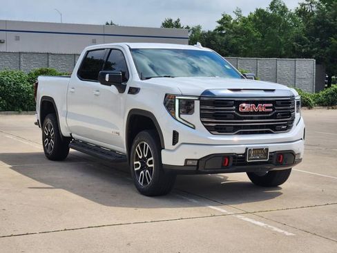 Used 2024 GMC Sierra 1500 AT4 w/ Technology Package AWD/4WD image 3