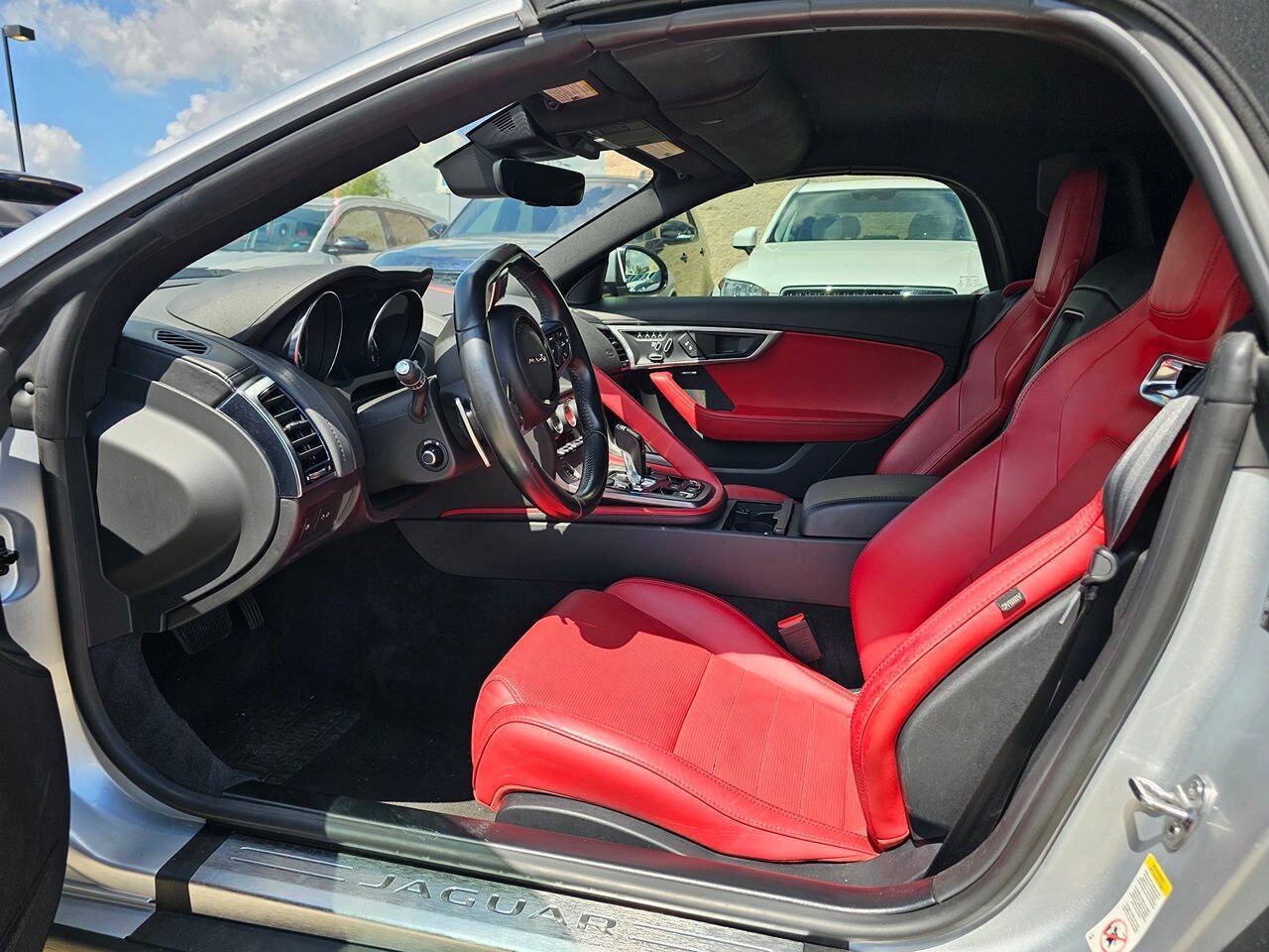 Used 2020 Jaguar F-TYPE Convertible RWD image 7