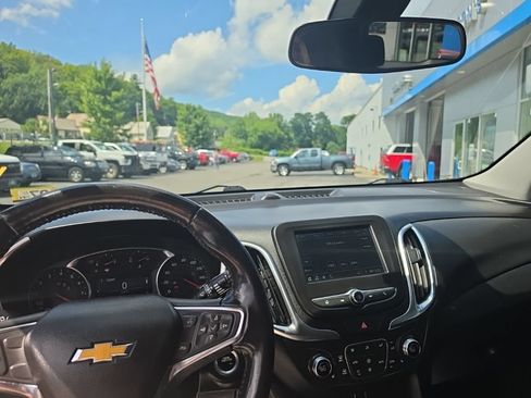 Used 2019 Chevrolet Equinox LT AWD/4WD image 16