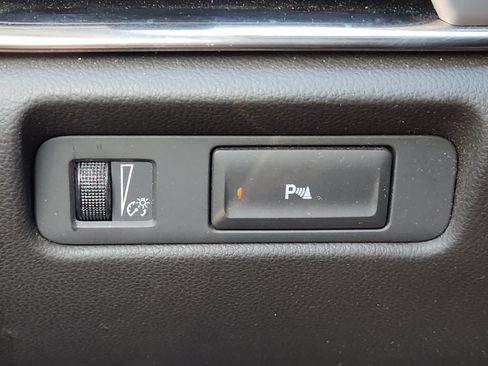 Used 2015 Cadillac ATS Luxury w/ Sun And Sound Package RWD image 23