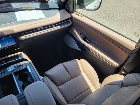 New 2026 Lincoln Navigator L Black Label AWD/4WD image 12