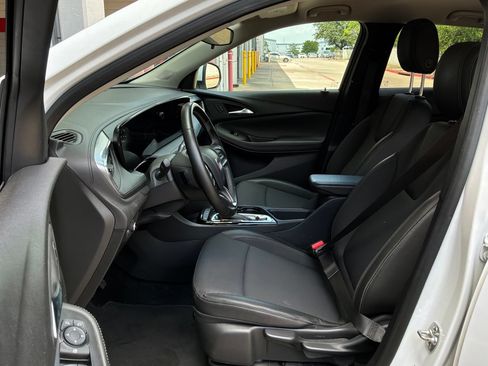 Used 2025 Buick Encore GX Preferred FWD image 10