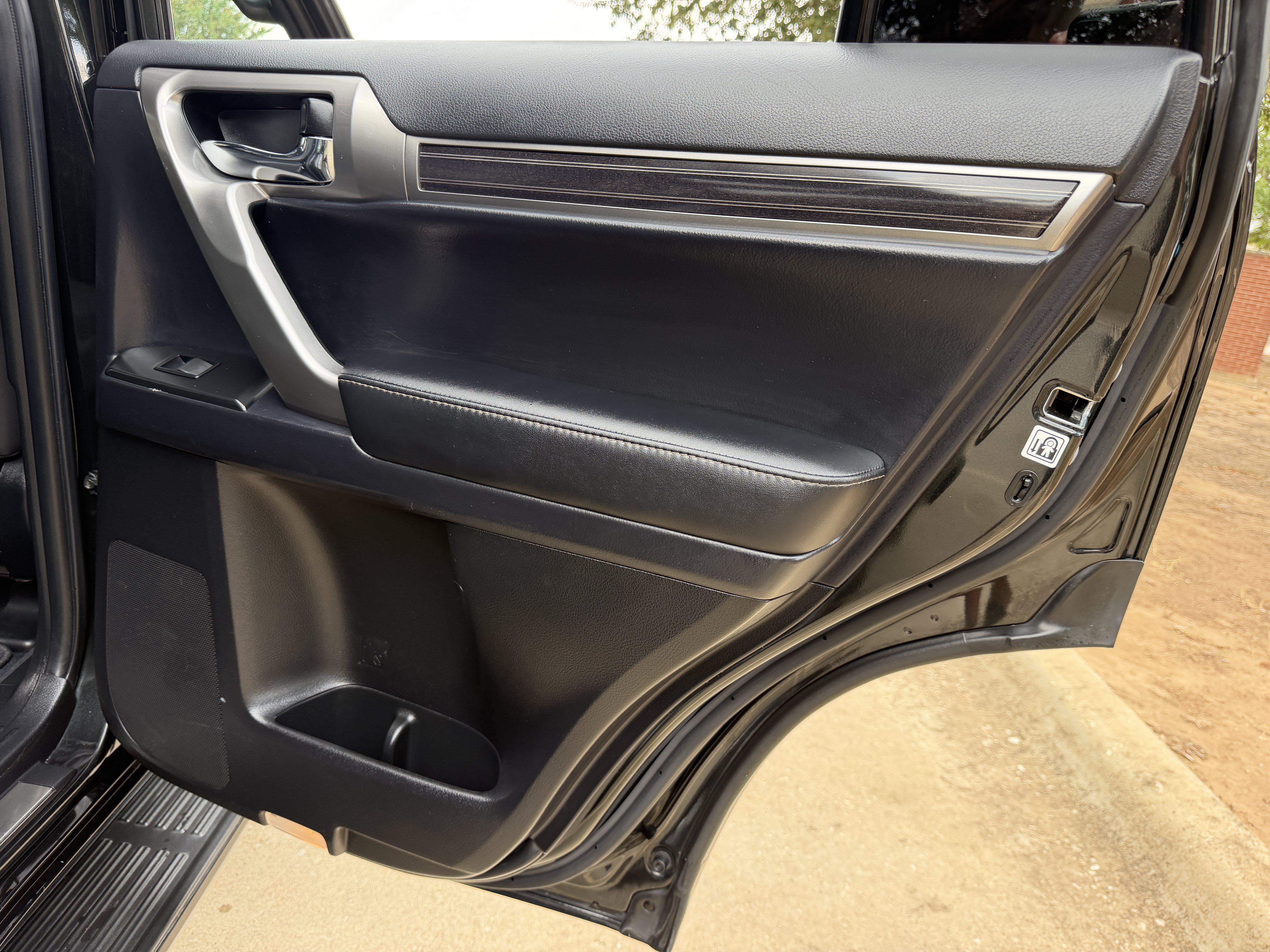 Used 2022 Lexus GX 460 Premium w/ Premium Package AWD/4WD image 17