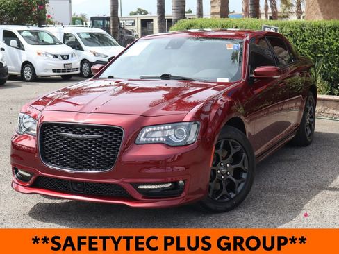 Used 2023 Chrysler 300 Touring L w/ Popular Equipment Group AWD/4WD image 4