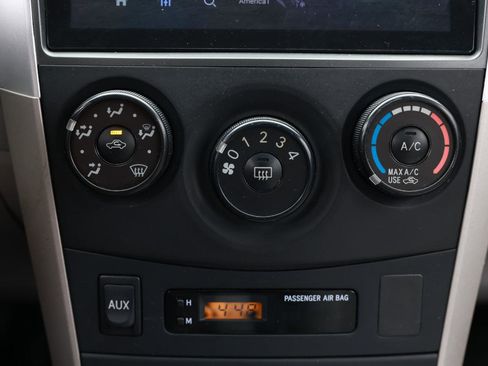 Used 2010 Toyota Corolla LE FWD image 29